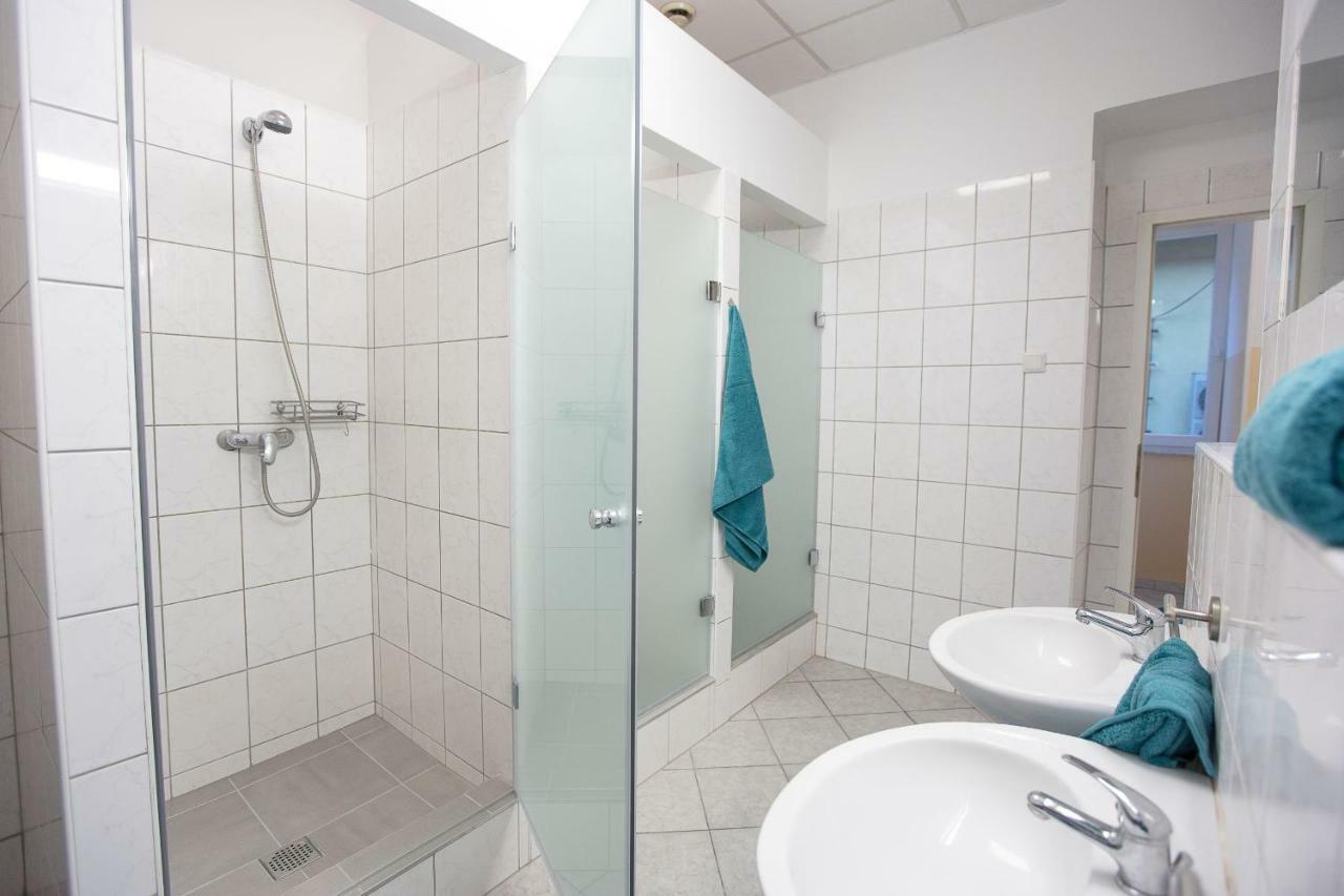 Minidorm Rooms In Heart Of City Center Maribor Luaran gambar